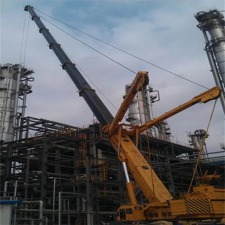 蒙山吊板房的吊车